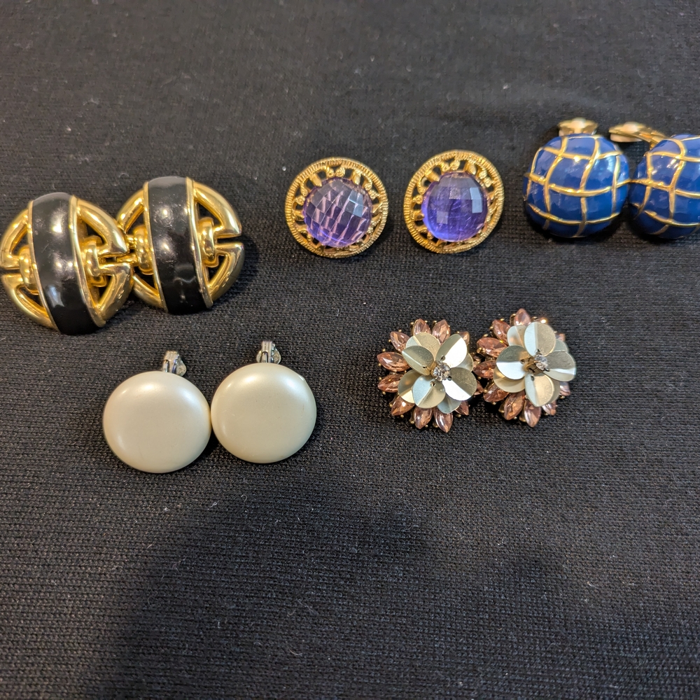 Elegant Gold and Black Earrings